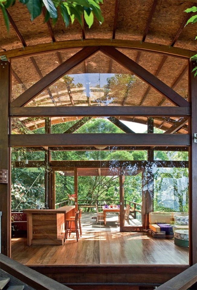 Casa da Praia do Félix, a small tropical beach house in Brazil. | www.facebook.com/SmallHouseBliss