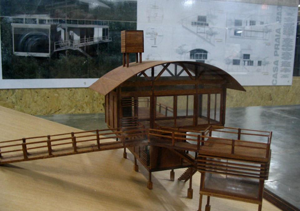 Casa da Praia do Félix, a small tropical beach house in Brazil. | www.facebook.com/SmallHouseBliss