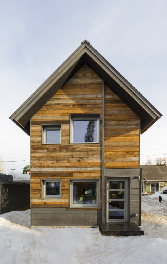 The Diagon Alley passive house combines modern design and a super-insulated building envelope. It has two bedrooms in 650 sq ft. | www.facebook.com/SmallHouseBliss