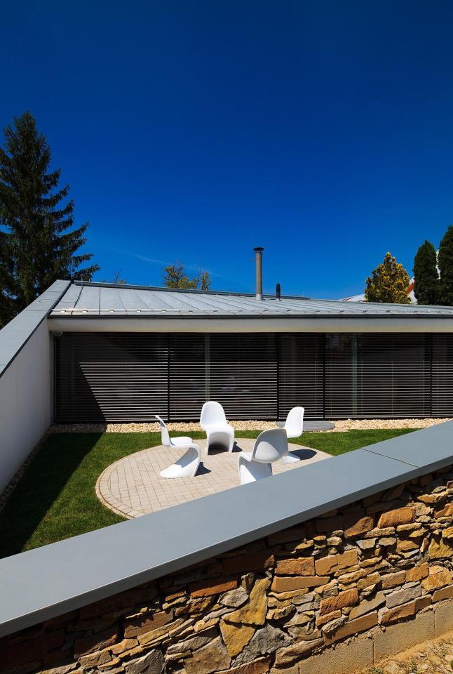 Otio, a small stone cottage by Sebastian Nagy