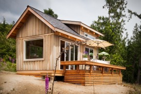 Gambier Island Tiny Getaway Cabin