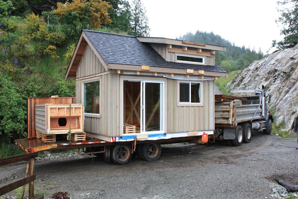 Gambier Island Tiny Getaway Cabin