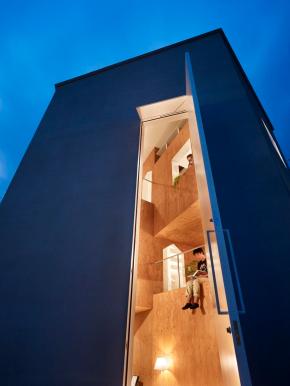 House in Fukawa by Suppose Design Office