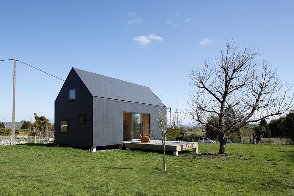 House G, a small house in Normandy with two bedrooms in 1,076 sq ft. | www.facebook.com/SmallHouseBliss