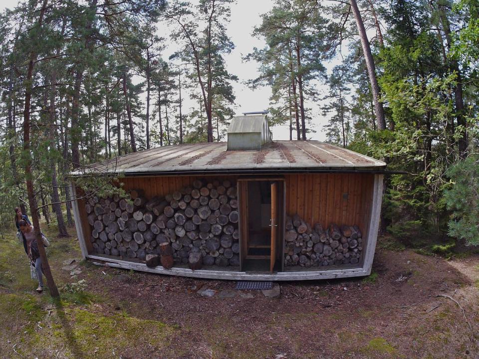 The Box, the 215 sq ft house architect Ralph Erskine built for his family of four | www.facebook.com/SmallHouseBliss