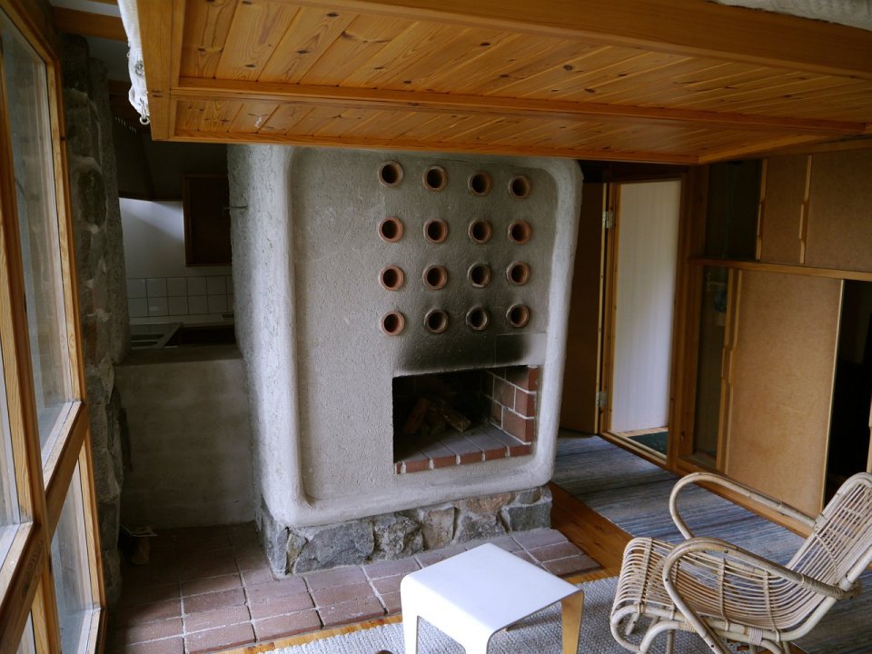 The Box, the 215 sq ft house architect Ralph Erskine built for his family of four | www.facebook.com/SmallHouseBliss