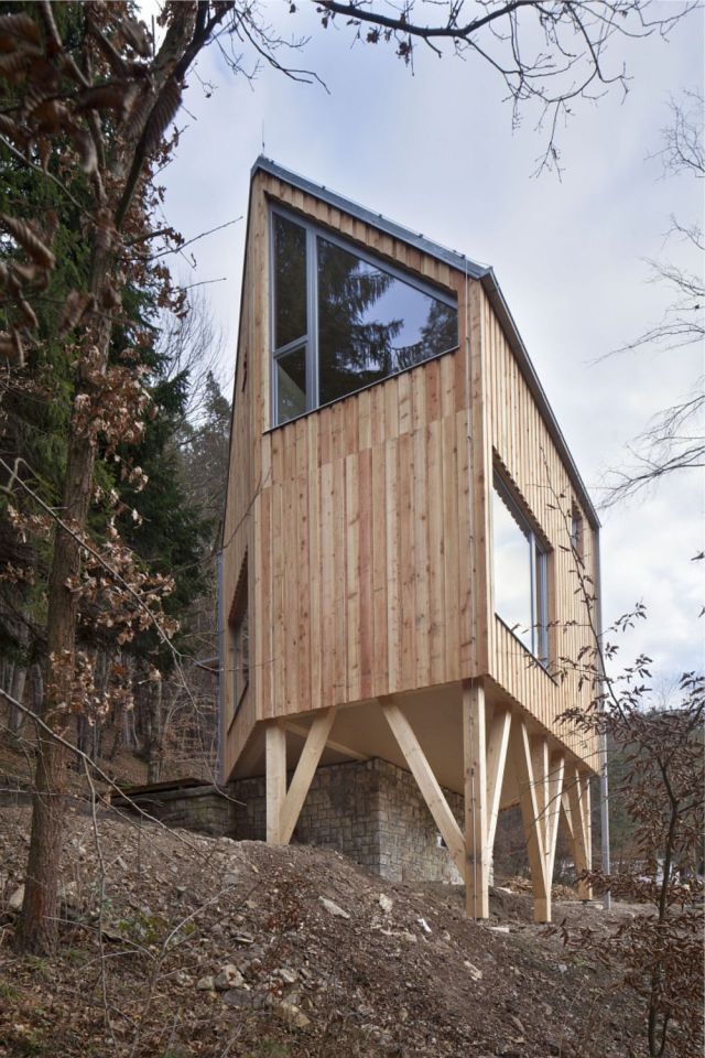 A hexagon-shaped plan was chosen to maximize views and daylight in this small house that has 2 bedrooms in 1,012 sq ft. | www.facebook.com/SmallHouseBliss