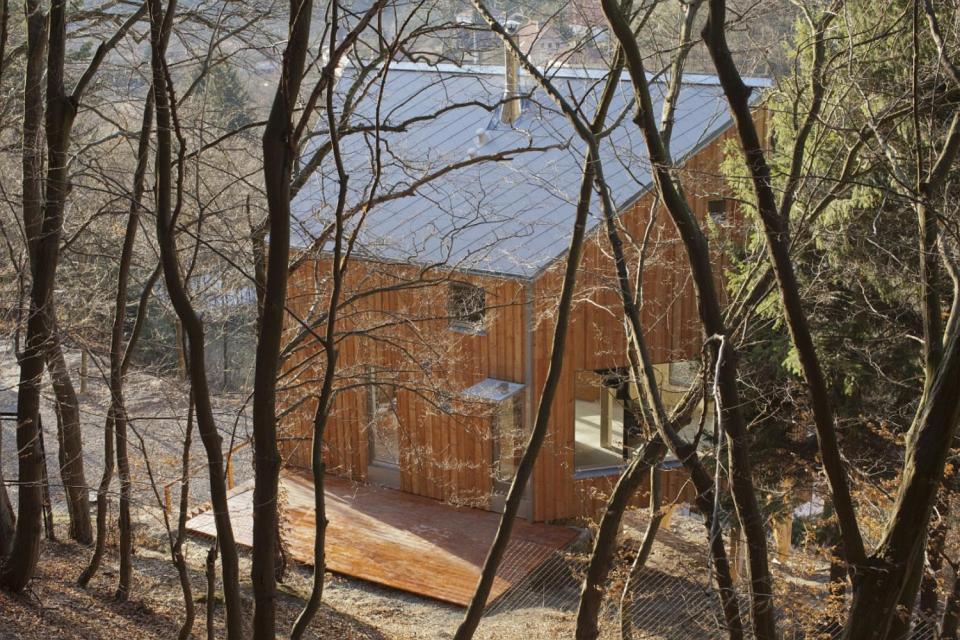 A hexagon-shaped plan was chosen to maximize views and daylight in this small house that has 2 bedrooms in 1,012 sq ft. | www.facebook.com/SmallHouseBliss