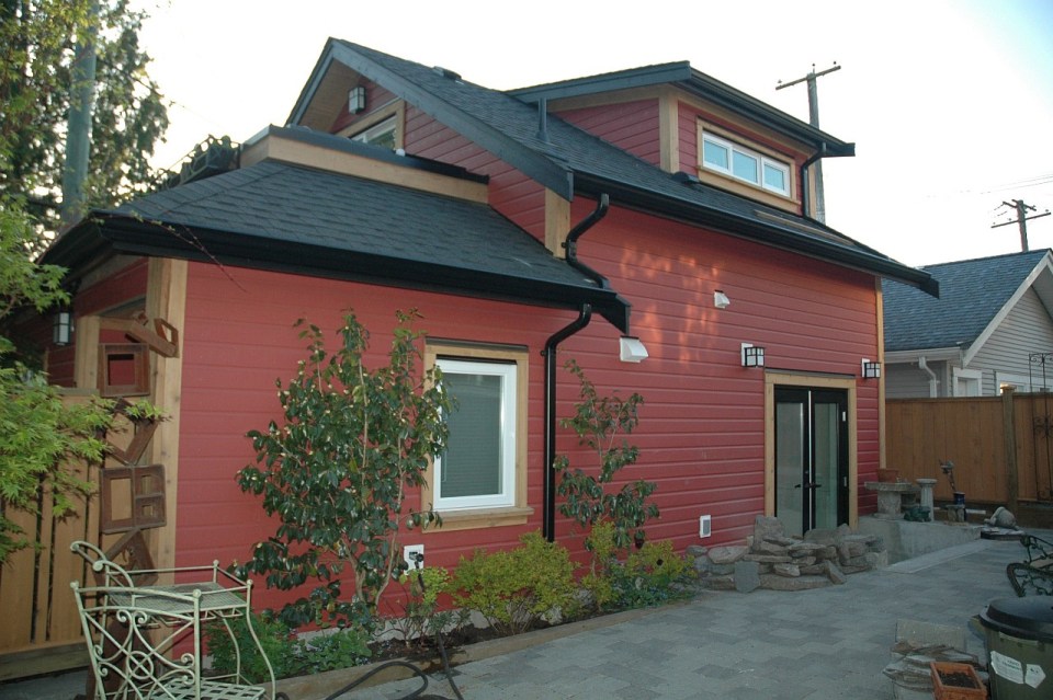 Scott and Tania's 485 sq ft laneway house by Architrix Design Studio | www.facebook.com/SmallHouseBliss