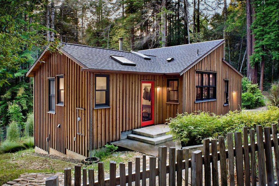 A woodsy cottage by architect Cathy Schwabe with 2 bedrooms in 840 sq ft | www.facebook.com/SmallHouseBliss
