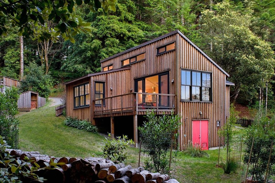A woodsy cottage by architect Cathy Schwabe with 2 bedrooms in 840 sq ft | www.facebook.com/SmallHouseBliss