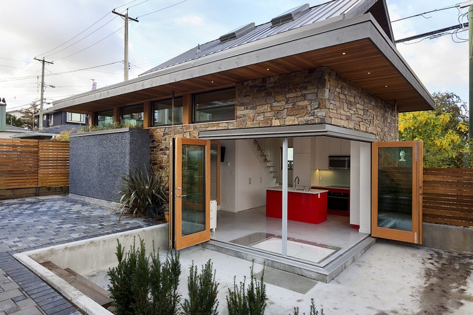 An energy-efficient contemporary laneway house with 1 bedroom in 800 ft sq | www.facebook.com/SmallHouseBliss