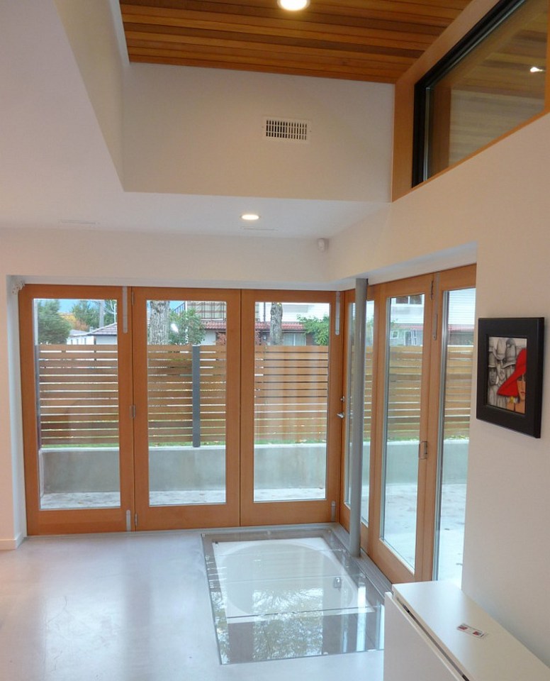 An energy-efficient contemporary laneway house with 1 bedroom in 800 ft sq | www.facebook.com/SmallHouseBliss