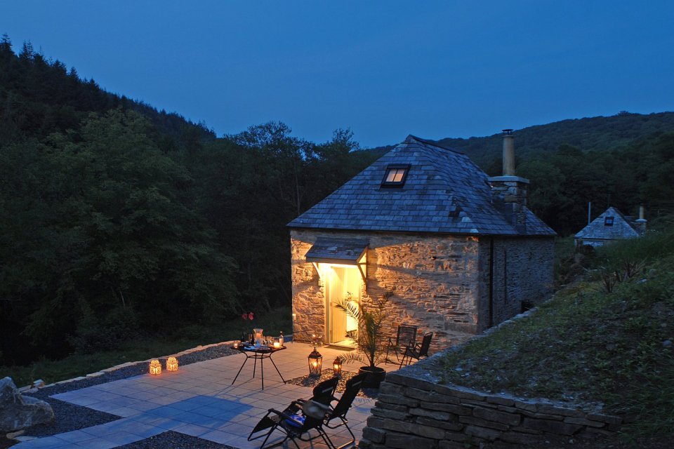 This restored worker's cottage dating from the mid-19th century has 590 sq ft on the main floor and a bedroom in the attic. | www.facebook.com/SmallHouseBliss