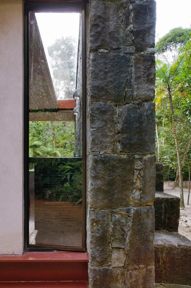 Casa Rio Bonito, a modern cabin in the Brazilian rainforest, has 1 bedroom in 753 sq ft | www.facebook.com/SmallHouseBliss