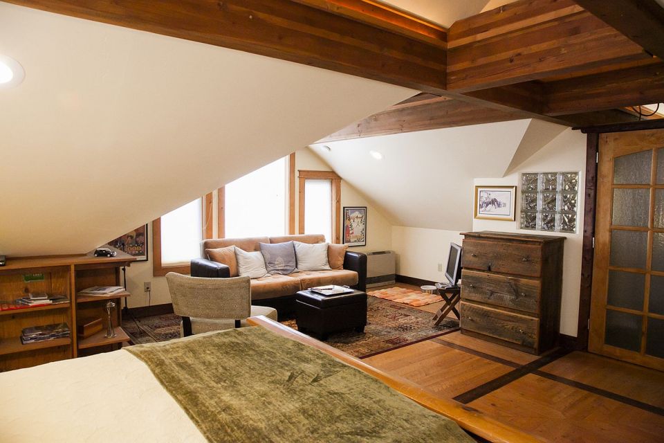 A cozy coach house garage with loft-style apartment above | www.facebook.com/SmallHouseBliss