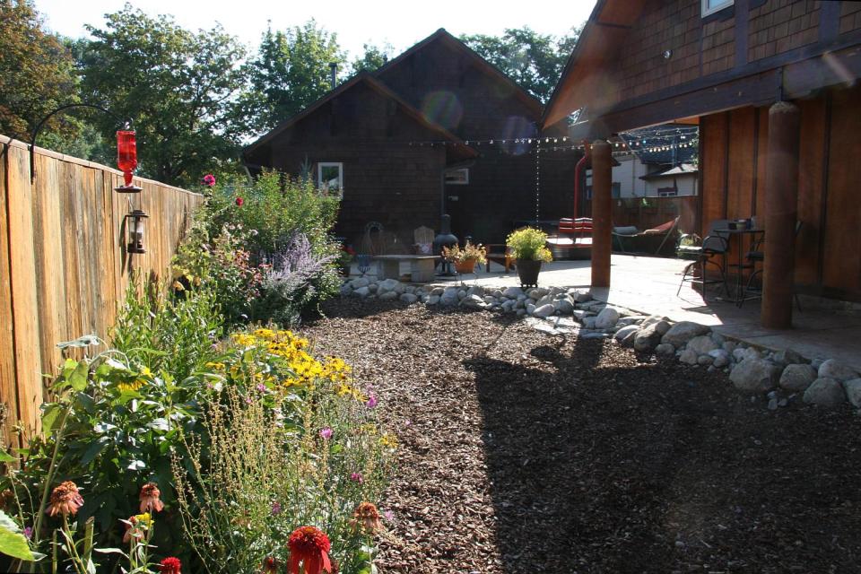 This Craftsman-style home in Montana has 3 bedrooms in 1,250 sq ft | www.facebook.com/SmallHouseBliss