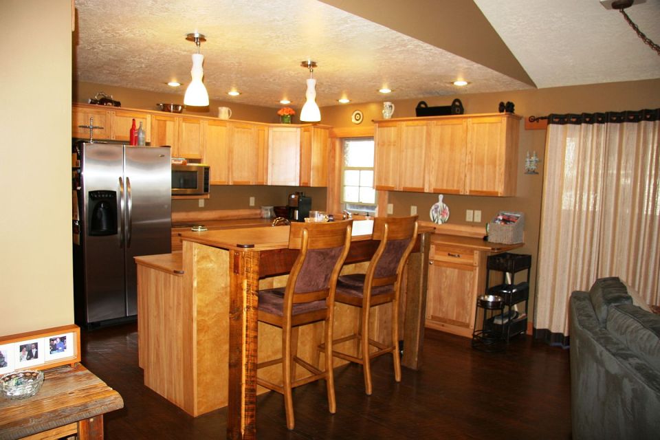 This Craftsman-style home in Montana has 3 bedrooms in 1,250 sq ft | www.facebook.com/SmallHouseBliss