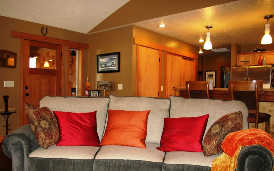 This Craftsman-style home in Montana has 3 bedrooms in 1,250 sq ft | www.facebook.com/SmallHouseBliss