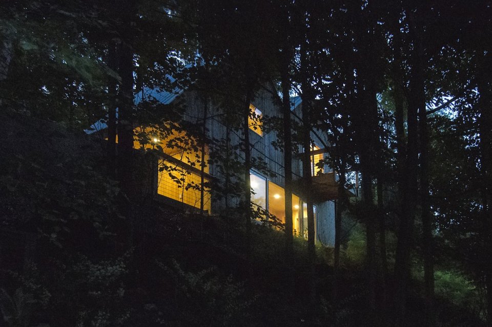 The Polygon Studio, a sculpture studio and guesthouse with a zigzagging roof. It has 409 sq ft on the ground floor plus a loft bedroom. | www.facebook.com/SmallHouseBliss