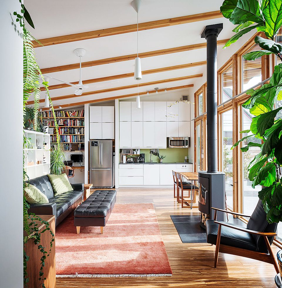 This modern studio dwelling with 704 sq ft, all on a single level, was designed and built by the owners. | www.facebook.com/SmallHouseBliss