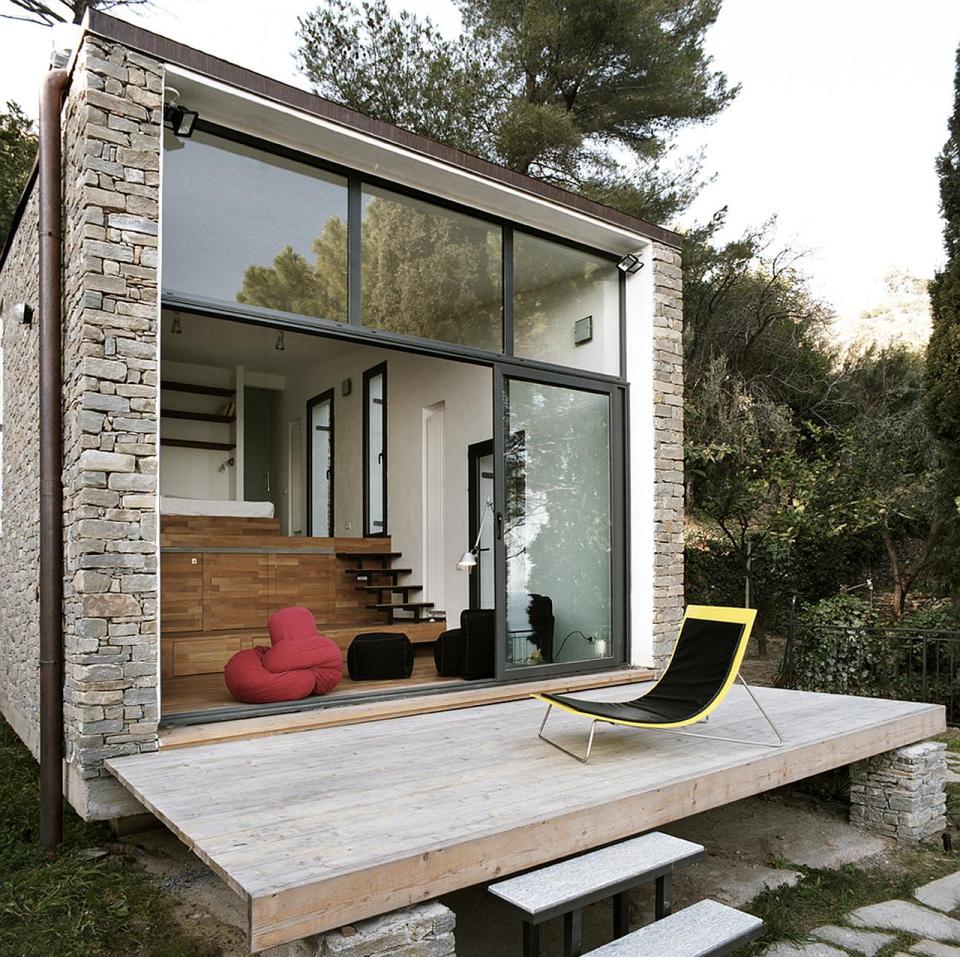 A 377 sq ft studio retreat in Italy with a stepped floor plan to follow the terraced site. | www.facebook.com/SmallHouseBliss