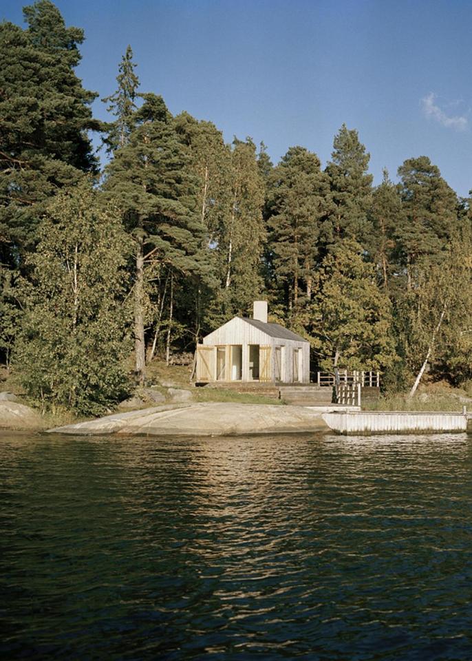 A Swedish sauna building that would be a terrific little cabin. | www.facebook.com/SmallHouseBliss