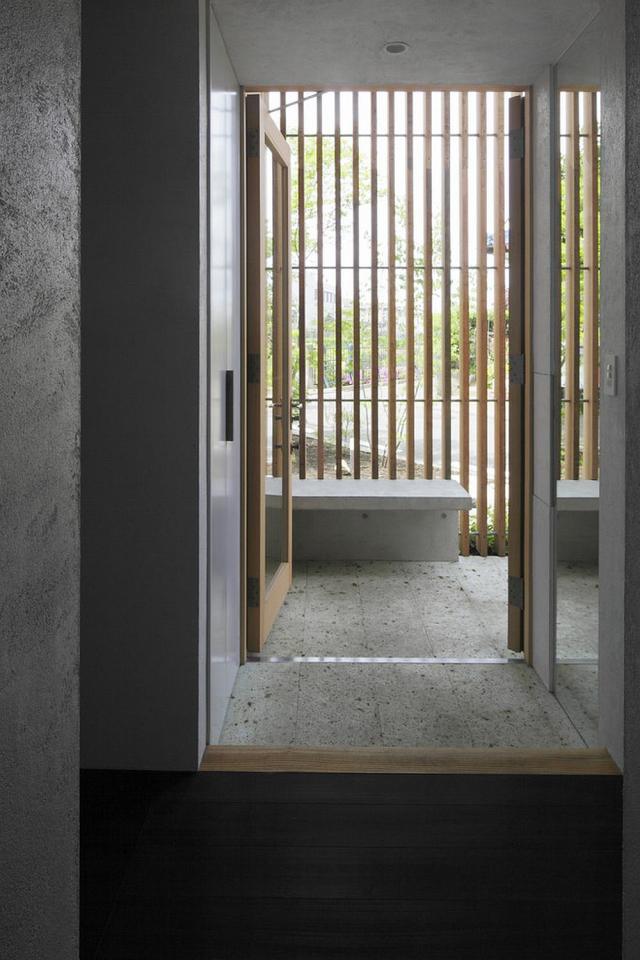 This wood family house has 4 bedrooms in a 1,359 sq ft cross-shaped floor plan. | www.facebook.com/SmallHouseBliss