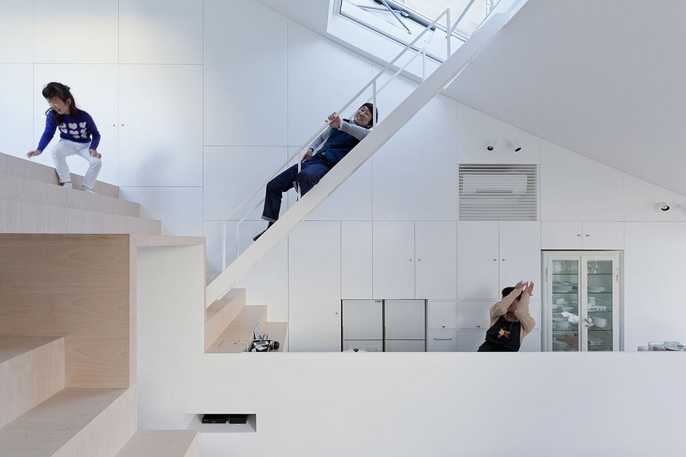 This sculptural swoosh of a house was architect Sou Fujimoto's solution to a tight urban site hemmed in by apartment buildings. | www.facebook.com/SmallHouseBliss