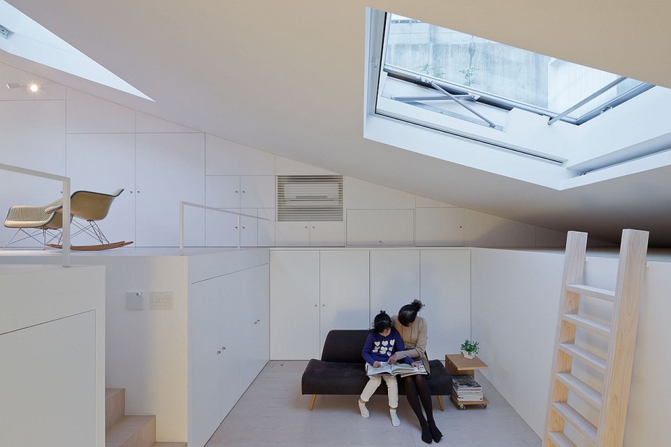 This sculptural swoosh of a house was architect Sou Fujimoto's solution to a tight urban site hemmed in by apartment buildings. | www.facebook.com/SmallHouseBliss