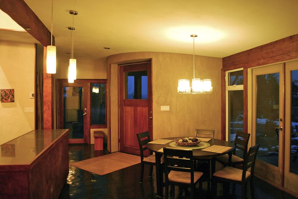 This off-grid and eco-friendly cob house has 2 bedrooms in 1,000 sq ft. | www.facebook.com/SmallHouseBliss