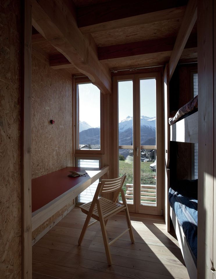 The small tower house with 3 bedrooms in 839 sq ft combines a rustic look with leading edge energy efficiency. | www.facebook.com/SmallHouseBliss