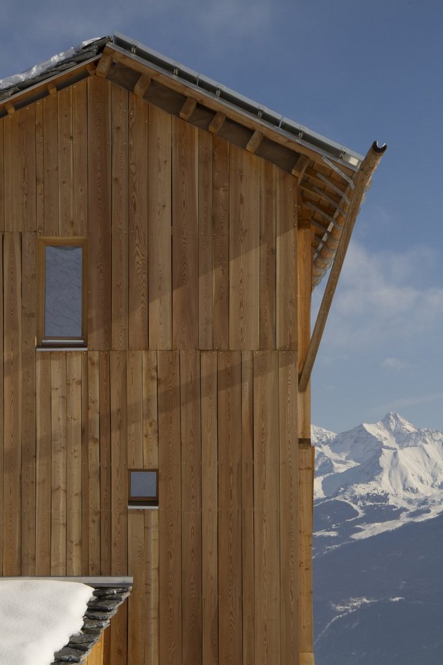 The small tower house with 3 bedrooms in 839 sq ft combines a rustic look with leading edge energy efficiency. | www.facebook.com/SmallHouseBliss