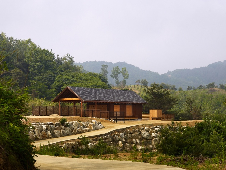 This "small and simple house" for a retired couple has about 500 sq ft of inside living space plus a large porch. | www.facebook.com/SmallHouseBliss