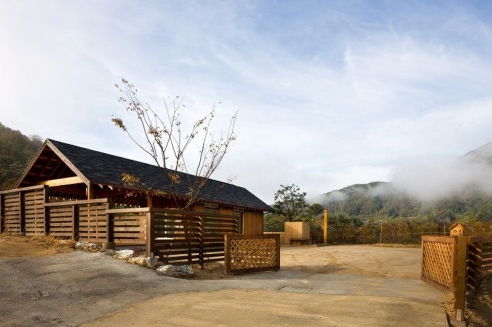 This "small and simple house" for a retired couple has about 500 sq ft of inside living space plus a large porch. | www.facebook.com/SmallHouseBliss