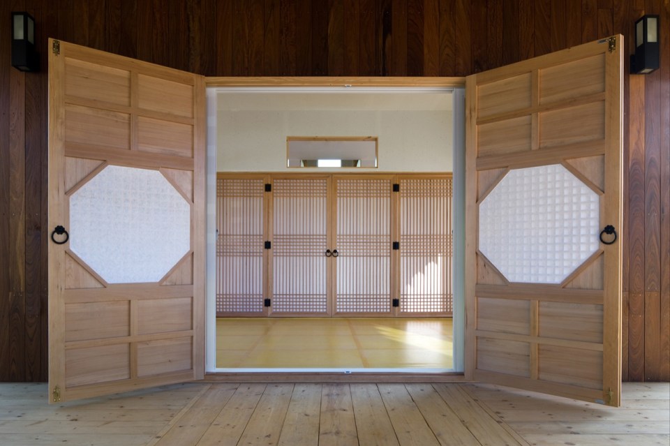 This "small and simple house" for a retired couple has about 500 sq ft of inside living space plus a large porch. | www.facebook.com/SmallHouseBliss