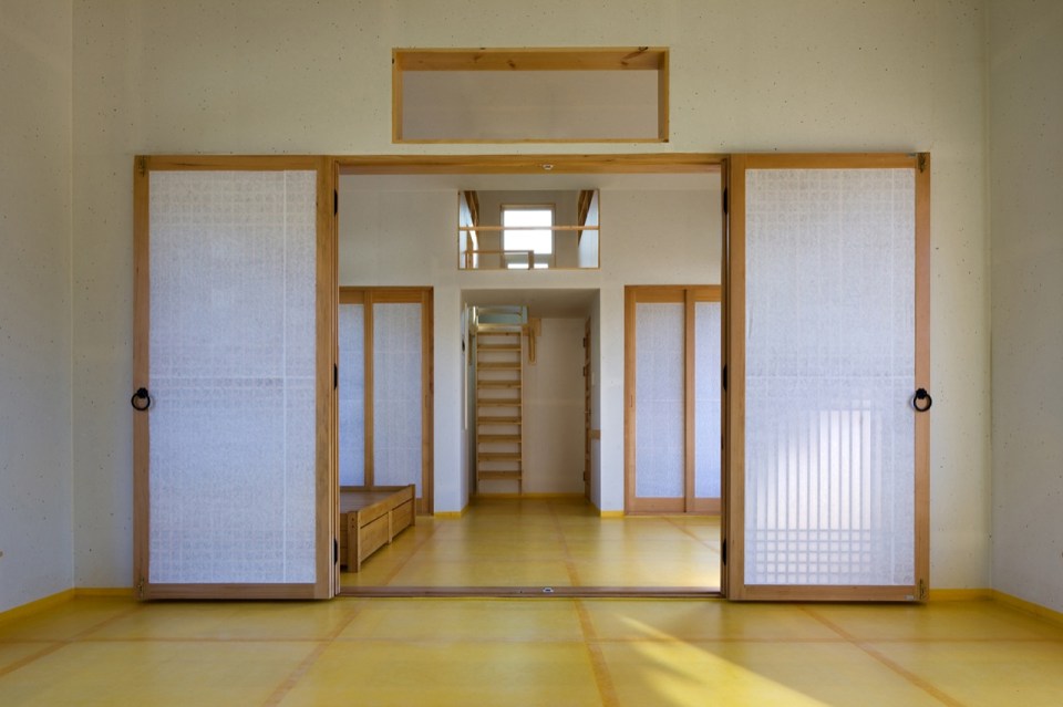 This "small and simple house" for a retired couple has about 500 sq ft of inside living space plus a large porch. | www.facebook.com/SmallHouseBliss