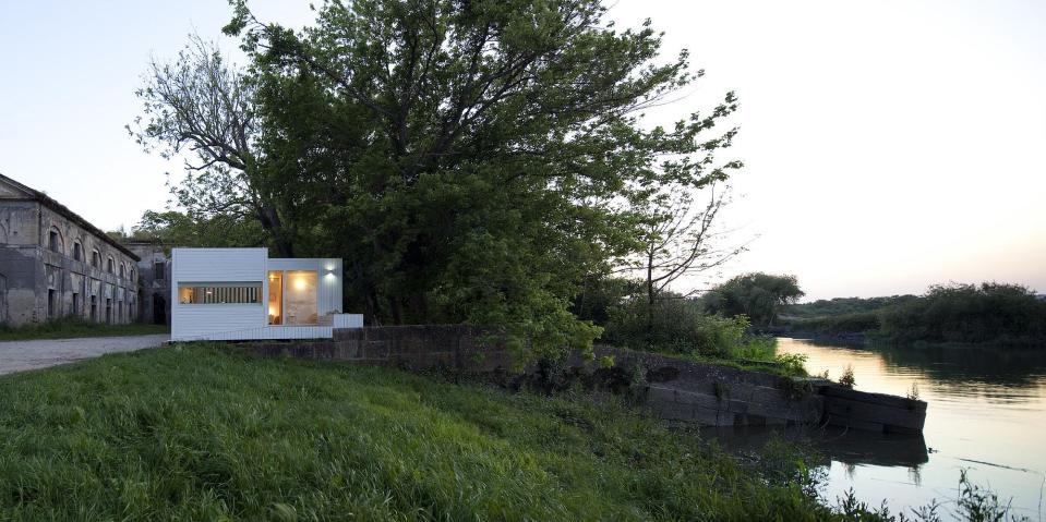 Treehouse Riga, a compact modular home with 2 bedrooms in just 474 sq ft. A sliding wall gives it a flexible floor plan. | www.facebook.com/SmallHouseBliss