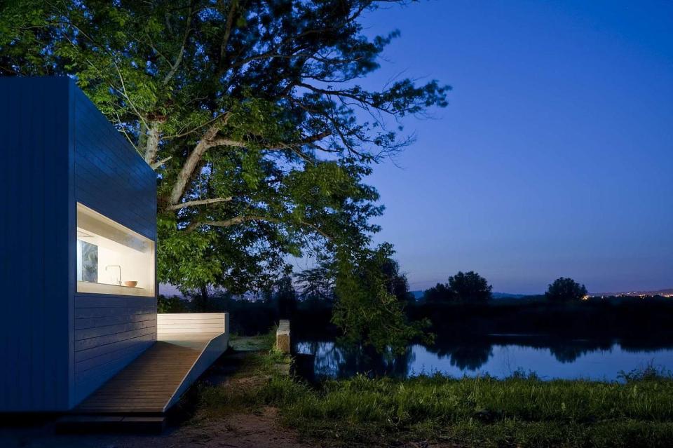 Treehouse Riga, a compact modular home with 2 bedrooms in just 474 sq ft. A sliding wall gives it a flexible floor plan. | www.facebook.com/SmallHouseBliss