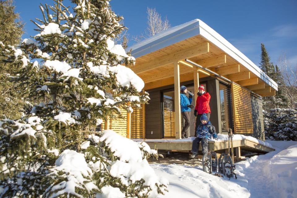 Chalet EXP, a modern 320 sq ft studio cabin for vacation rentals in a Quebec provincial park. | www.facebook.com/SmallHouseBliss