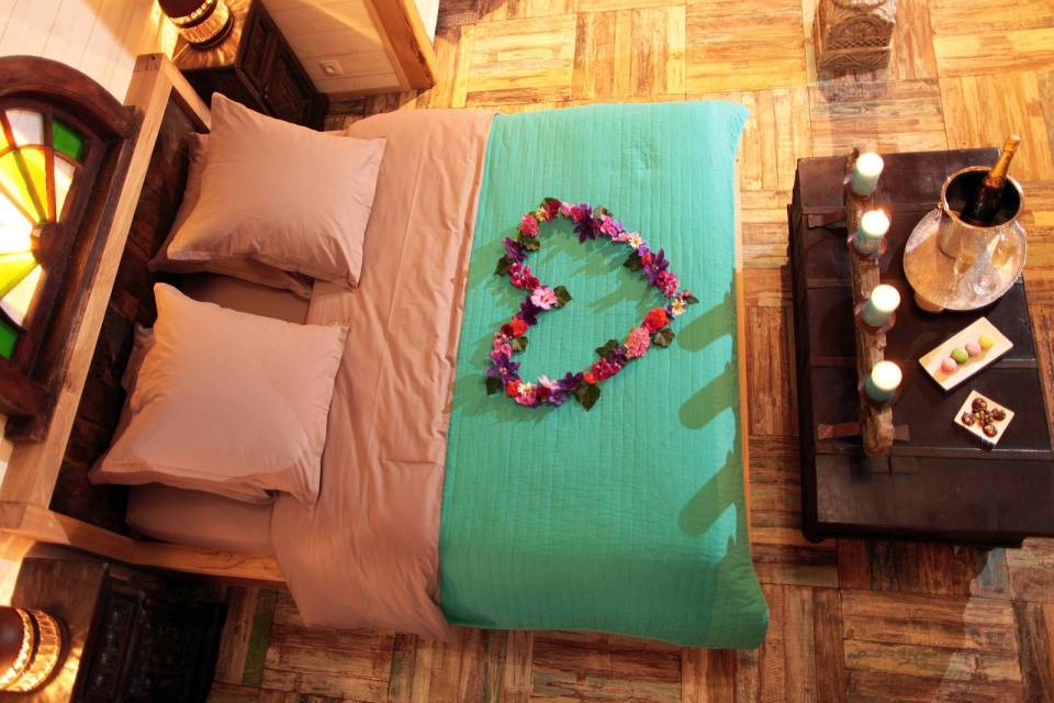 Cabane Monbazillac at Châteaux Dans Les Arbres is a luxury treehouse with 1 bedroom in 280 sq ft. | www.facebook.com/SmallHouseBliss