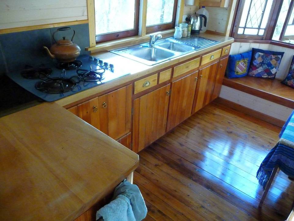 Matthew de Boer restored a derelict train carriage, handcrafting a beautiful and cozy living space with 1 bedroom in ~256 sq ft. | www.facebook.com/SmallHouseBliss