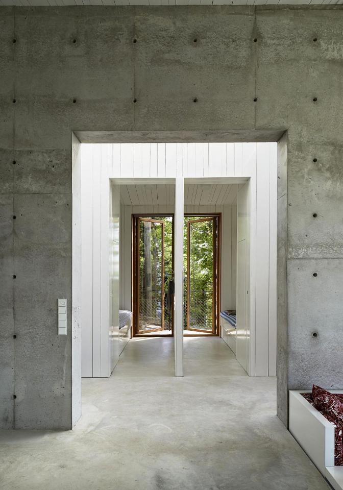 This contemporary lakeside cottage in Sweden has 3 small bedrooms in 1,249 sq ft. | www.facebook.com/SmallHouseBliss