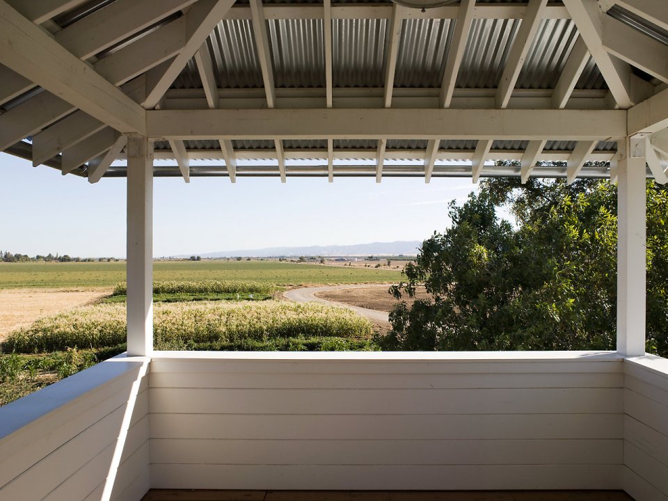 This small cabin modeled on old-fashioned water towers has 1 bedroom and a loft. | www.facebook.com/SmallHouseBliss