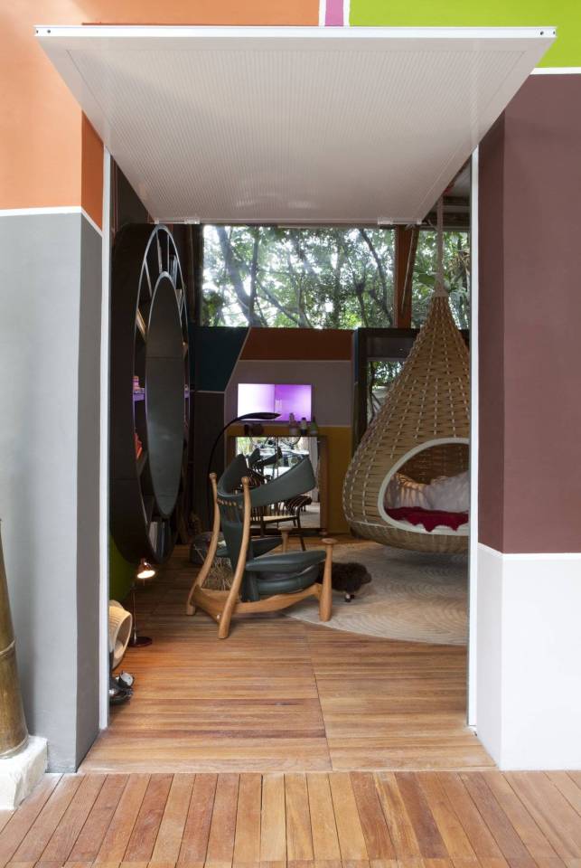 A nondescript 1930s house was renovated to create "Cabana Urbana", a vibrant weekend retreat in São Paulo, Brazil with a 914 sq ft studio plan. | www.facebook.com/SmallHouseBliss