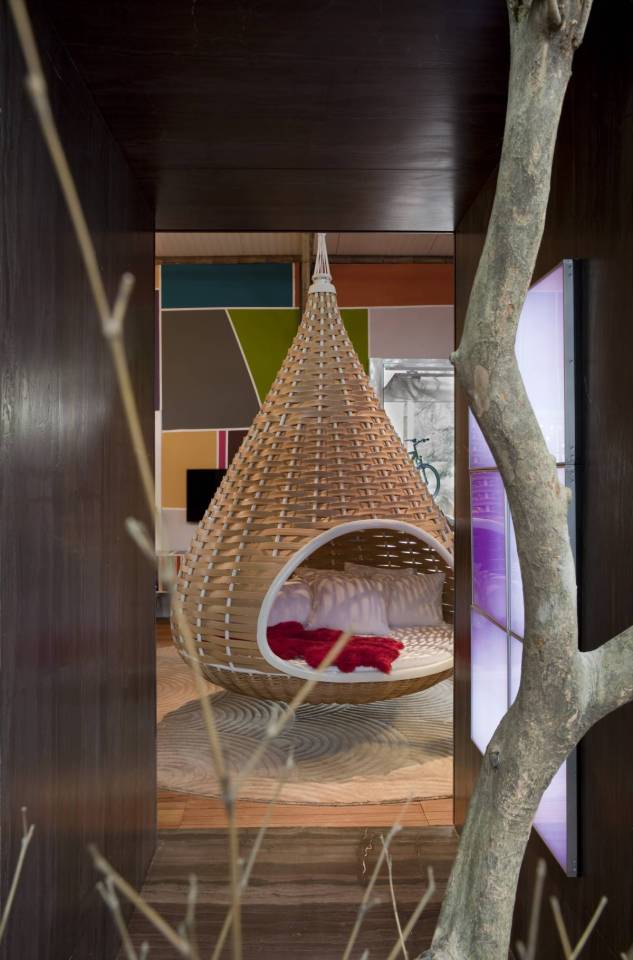 A nondescript 1930s house was renovated to create "Cabana Urbana", a vibrant weekend retreat in São Paulo, Brazil with a 914 sq ft studio plan. | www.facebook.com/SmallHouseBliss