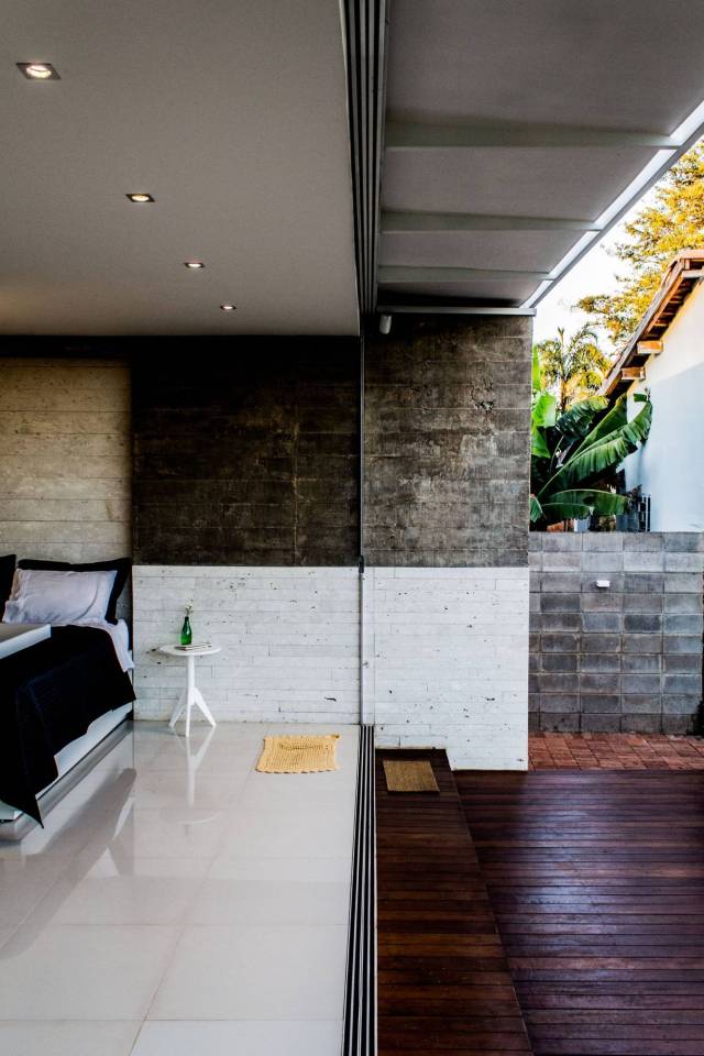 House 12.20 is a modern bachelor pad in Brazil. It has a 484 sq ft studio plan, although the bedroom area could easily be closed off. | www.facebook.com/SmallHouseBliss