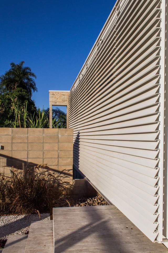 House 12.20 is a modern bachelor pad in Brazil. It has a 484 sq ft studio plan, although the bedroom area could easily be closed off. | www.facebook.com/SmallHouseBliss