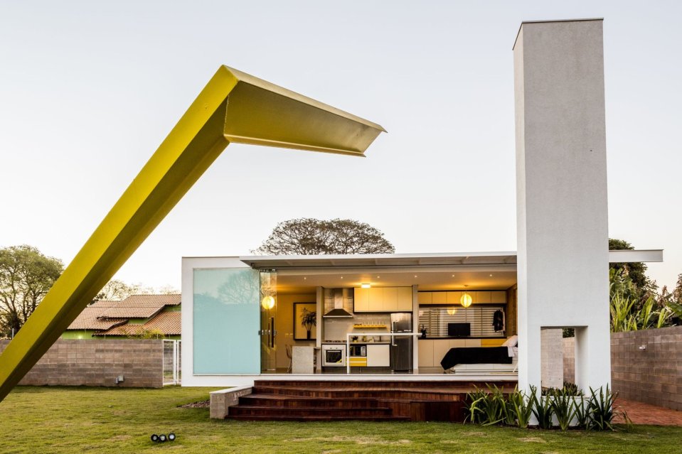 House 12.20 is a modern bachelor pad in Brazil. It has a 484 sq ft studio plan, although the bedroom area could easily be closed off. | www.facebook.com/SmallHouseBliss