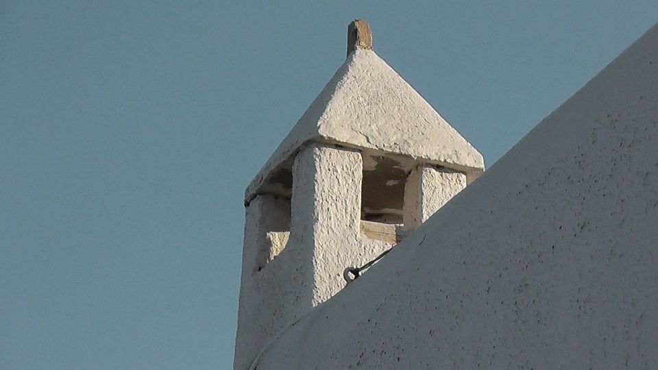 A traditional house on Mykonos was restored, staying true to the island's architectural history. It has two bedrooms and a loft in 840 sq ft. | www.facebook.com/SmallHouseBliss